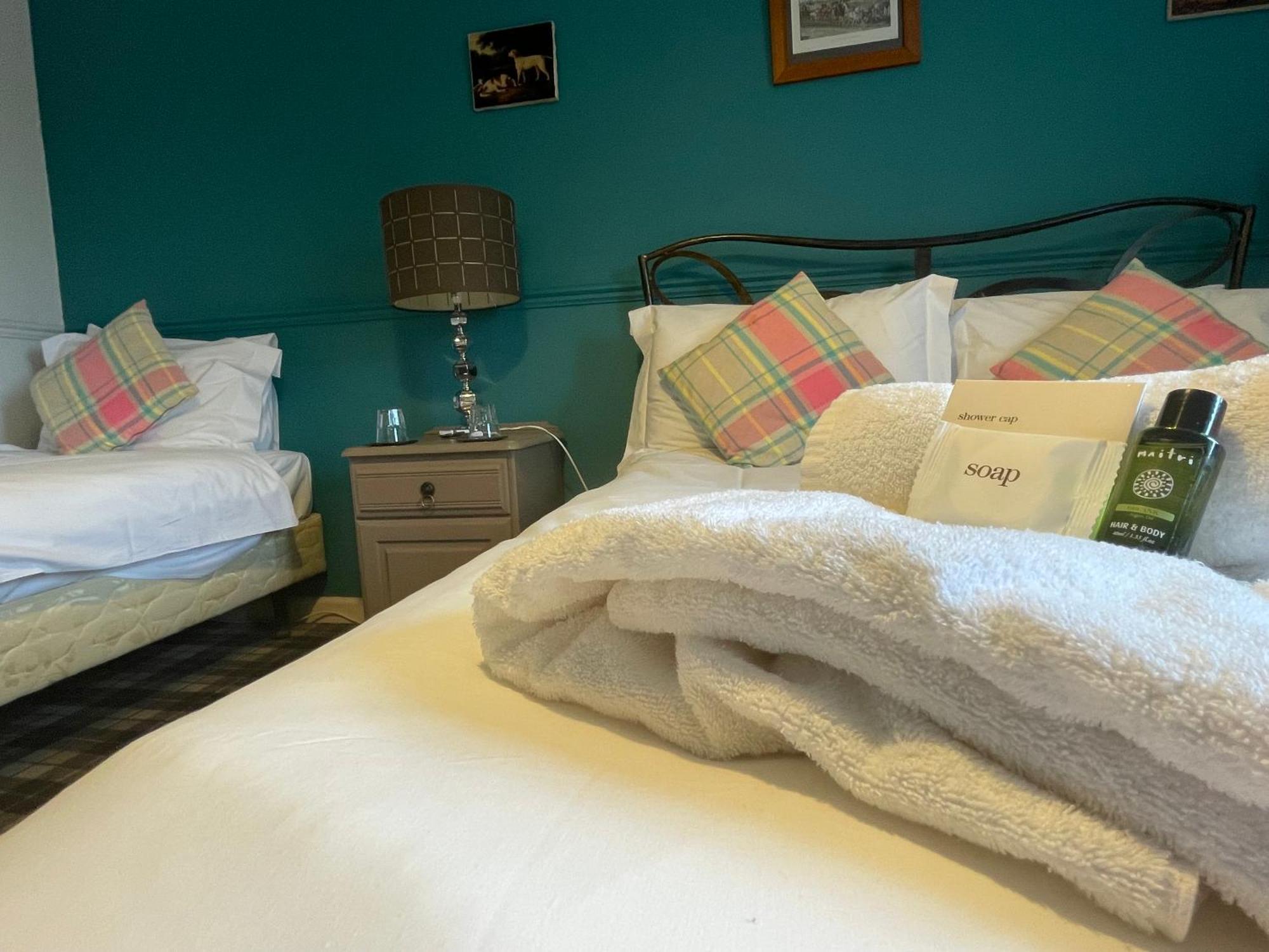 The Kings Arms Inn Montacute エクステリア 写真